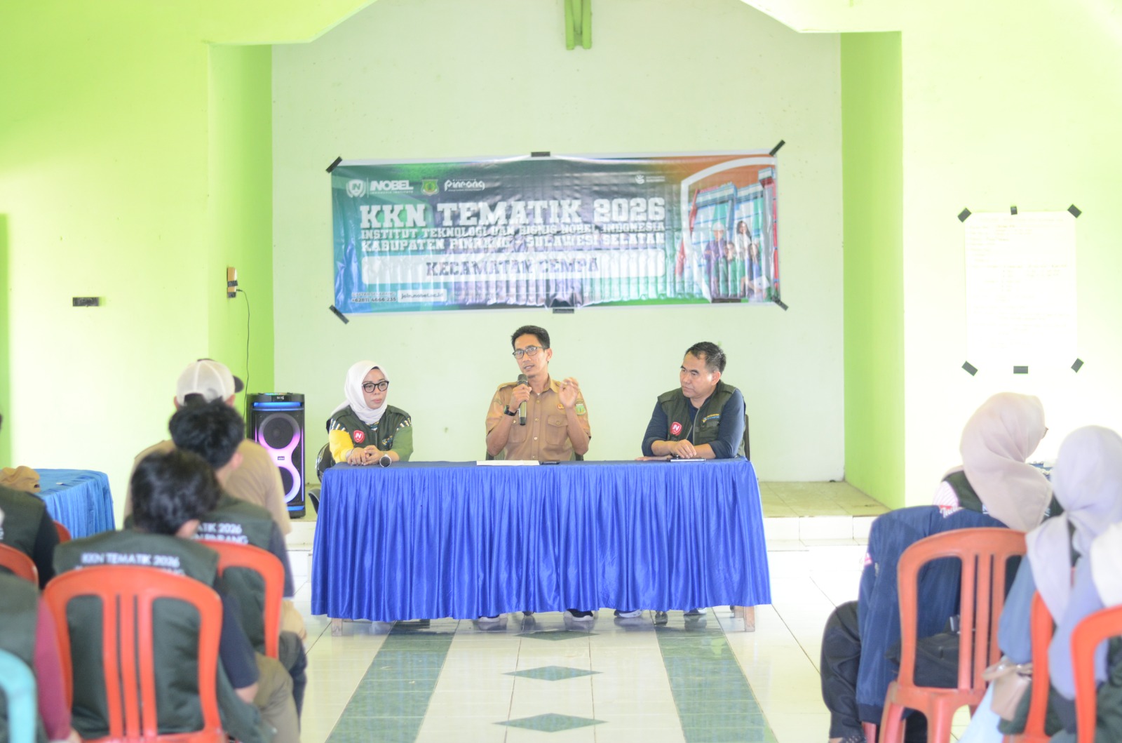 Dorong Ekonomi Warga Cempa, Mahasiswa KKN ITB Nobel Dampingi Pembuatan QRIS, Hingga Konten Wisata